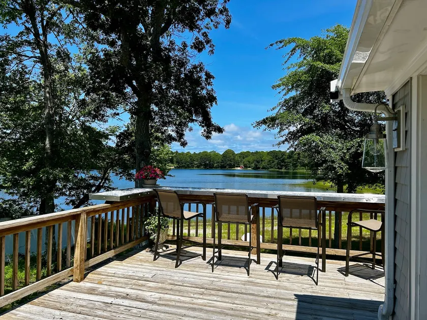 Waterfront Cape Cod Apartment - Image 1