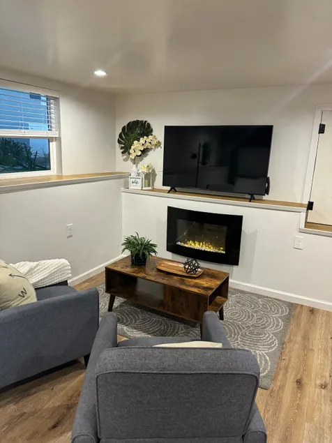 Private Modern Studio - Image 1