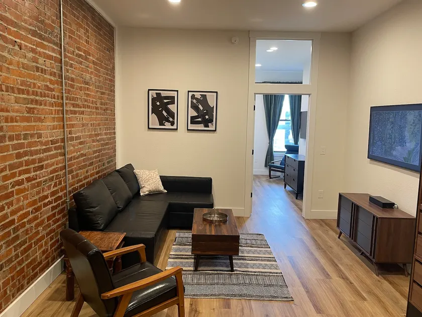 Downtown Urban Loft - Image 1