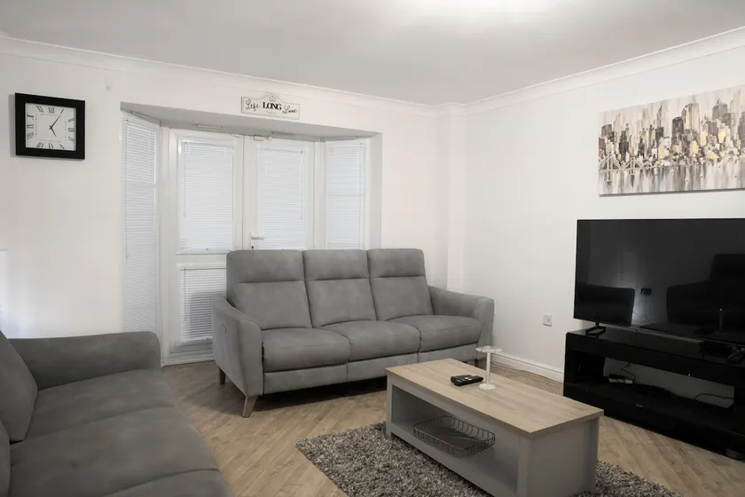 3 Spacious bedrooms Townhouse - Image 1