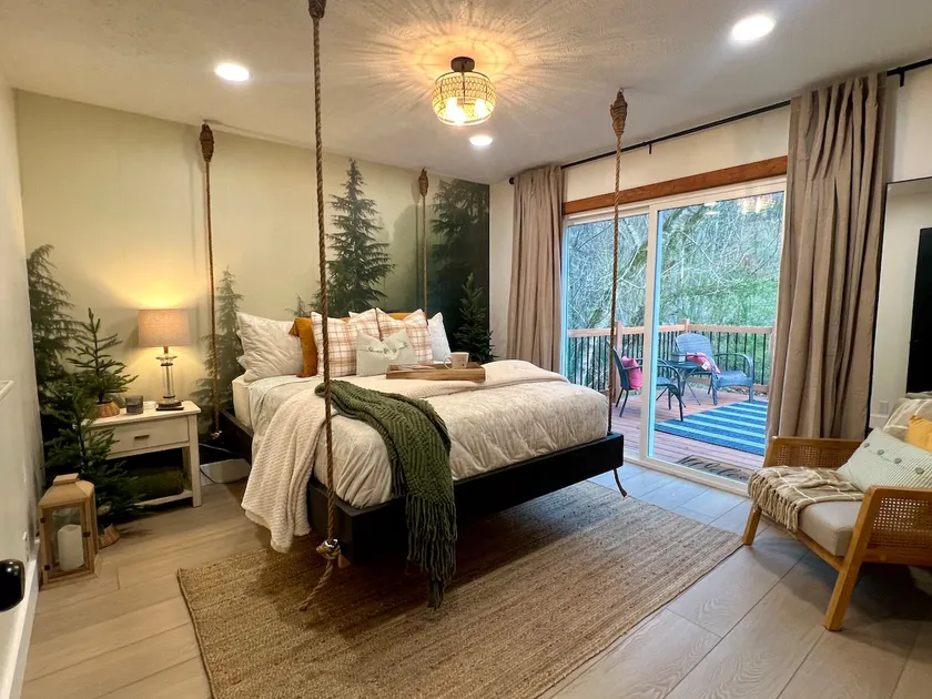 Luxury Creekside Cottage - Image 1
