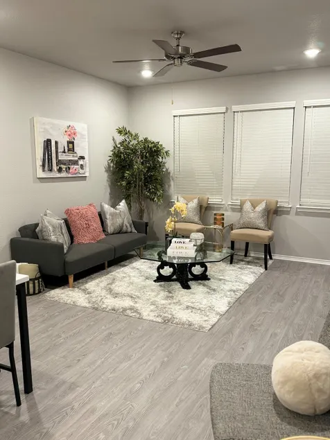 Charming Cozy Retreat - Image 1