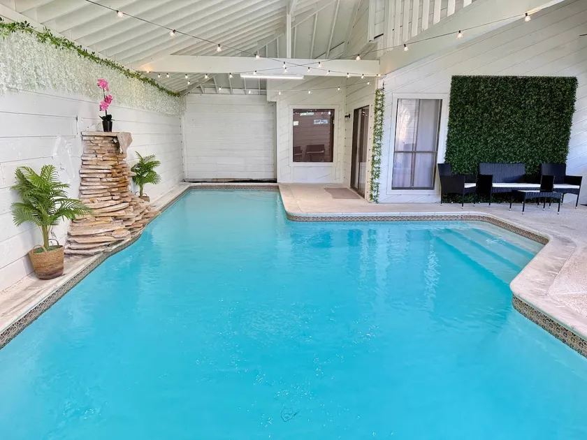 The Leafy Lounge-Large Home w/ Heated Indoor Pool - Image 1