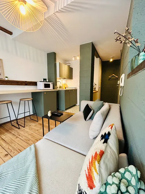 Charming duplex with terrace in the heart of Mons - Image 1