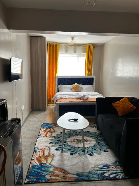 RJNs home with king-sized bed apartment Embakasi - Image 1