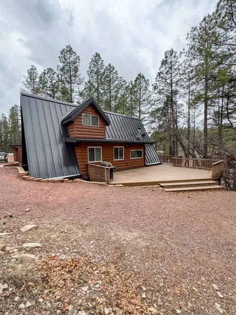 Black Diamond Cabin - Image 1