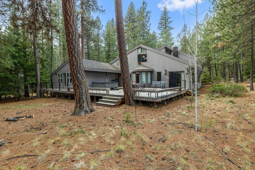 Beautiful Golf Home-Black Butte - Image 1