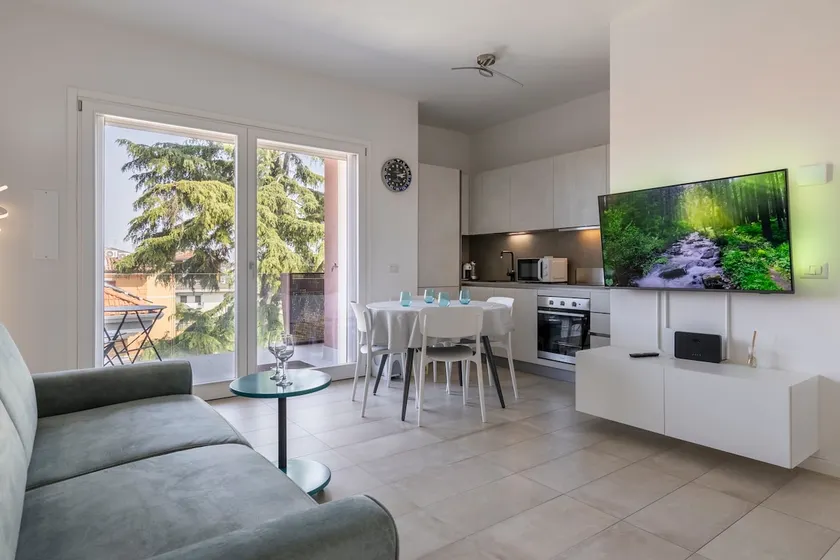 Foroni19 Apartment (15-minute walk to the center) - Image 1