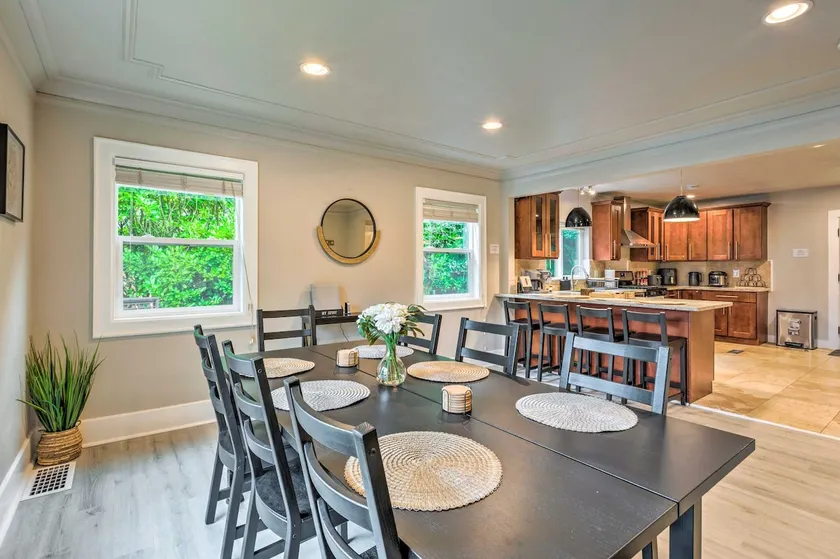 Seattle Oasis with a modern touch - Image 1