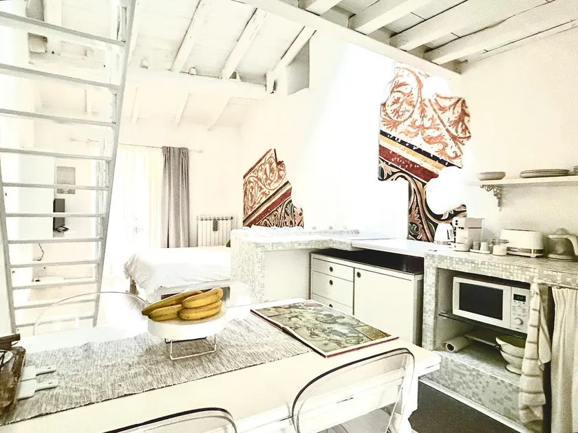 Bright frescoed attic in the city center, parking free! Brescia - Image 1