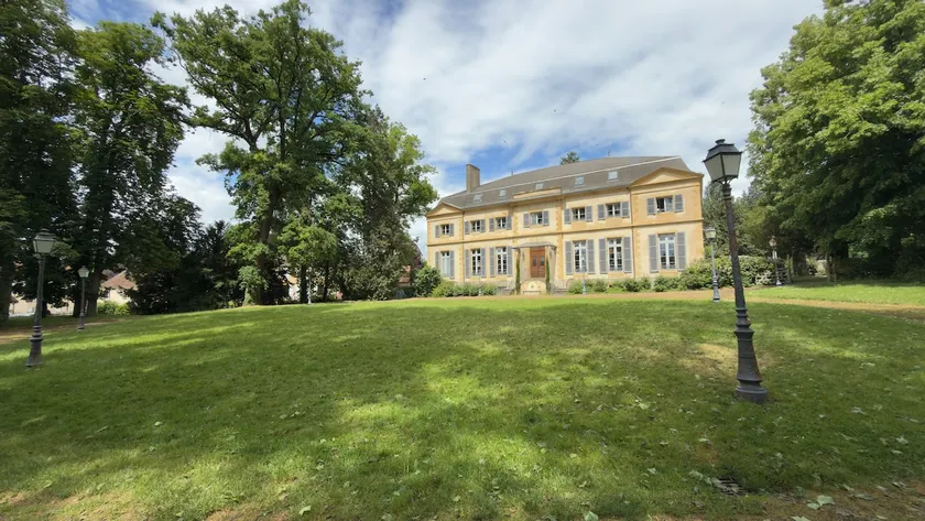 Villa in Burgundy, gatherings and group stays - Image 1