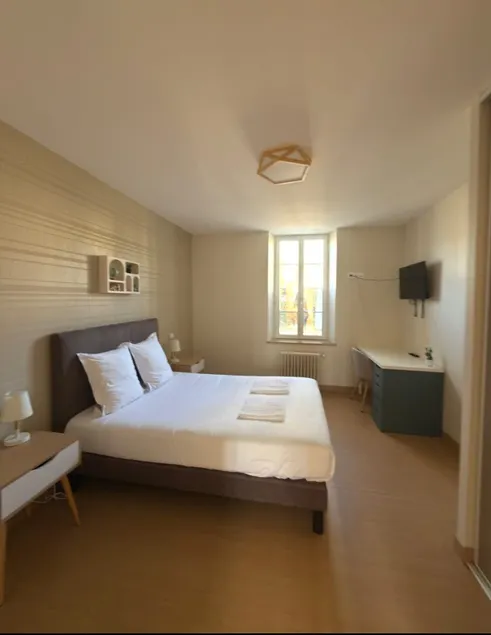 Modernity in Paray: Three Bedroom Apartment - Image 1