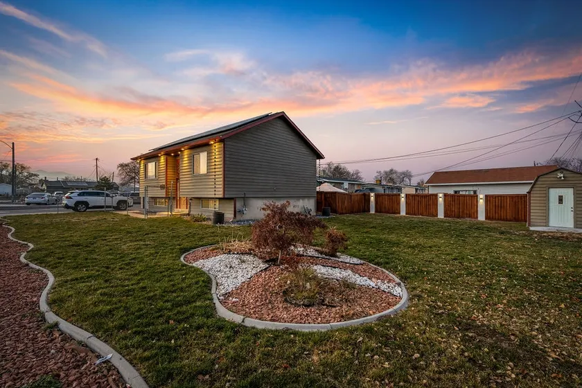 Parkside 4BR Retreat, Family Friendly - Image 1