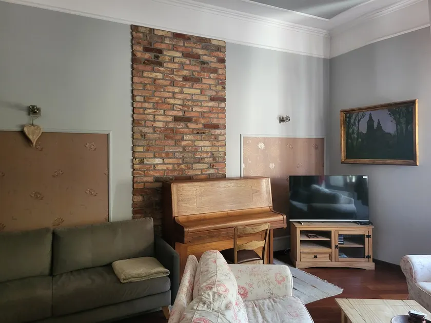 Charlotte Apartment - Image 1