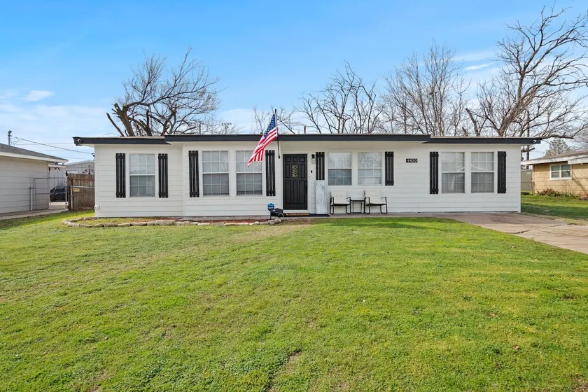 All American Cottage - Image 1