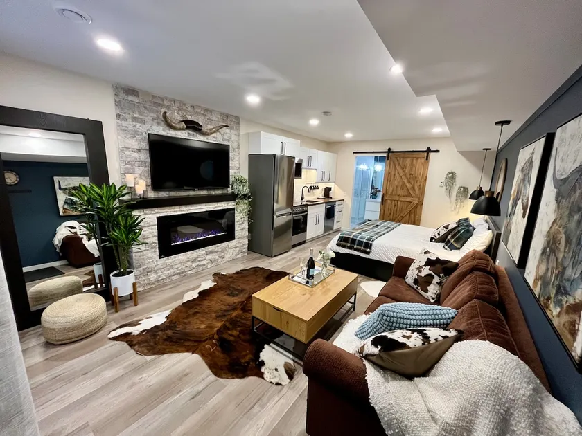 Highwood Hideaway - Image 1