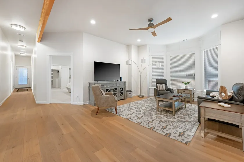 Cozy & Modern Downtown Boise Escape - Image 1