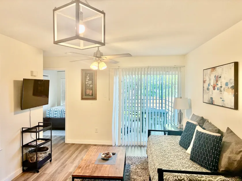 Downtown Oasis - Views of ATX Skyline - Image 1