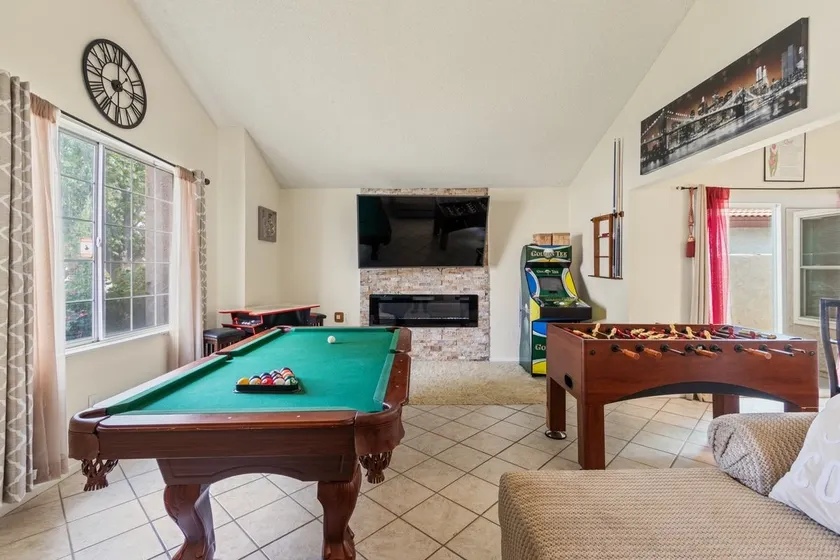 Lg COZY home 5 beds 3 bathrooms/Gameroom! NO PETS! - Image 1