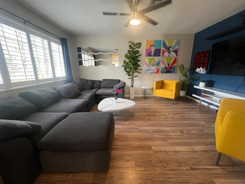 This is your Florida home! - Image 1