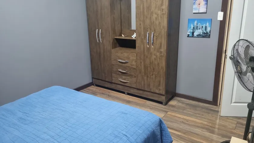 three bedroom house - Image 1