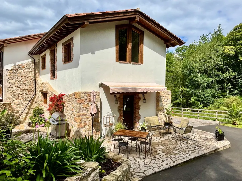 Picos de Europa Mountain Village Retreat, Castañeu - Image 1