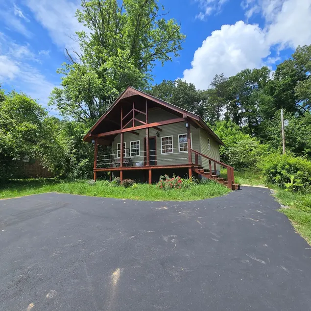 Cabin-Inspired Studio - Image 1