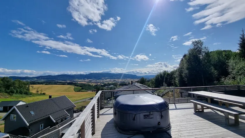 Panoramic views, large veranda, and hot tub - Image 1