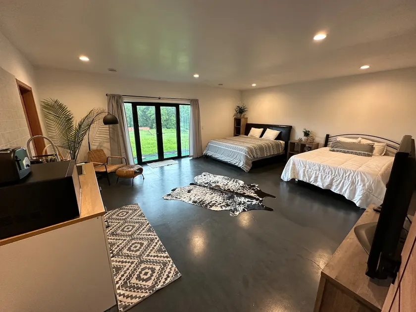 Modern Estate Private Studio - Image 1