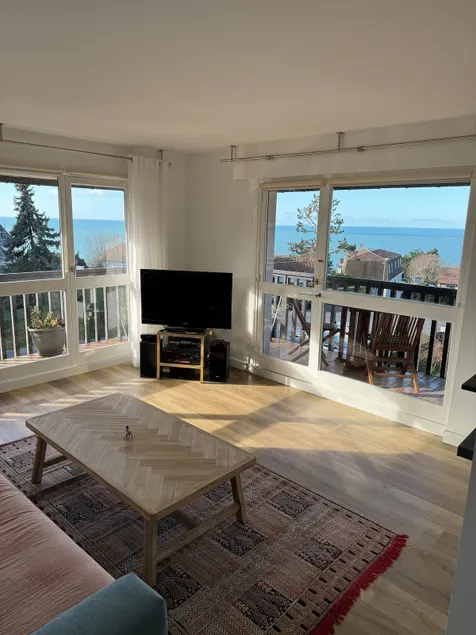 4 pieces 80m2, plage 7 mn a pied, parking gratuit - Image 1