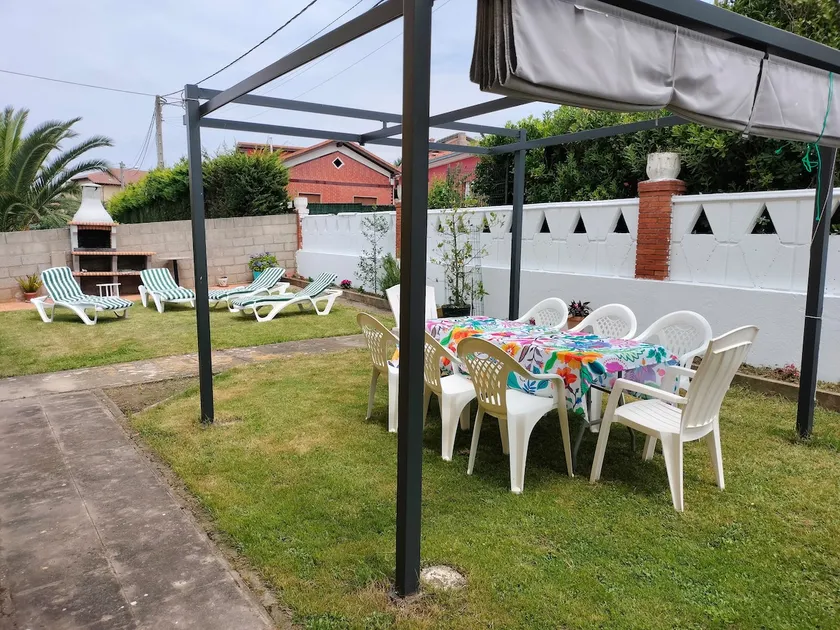 Enjoy the house, barbecue, sun loungers, and gazebo. - Image 1
