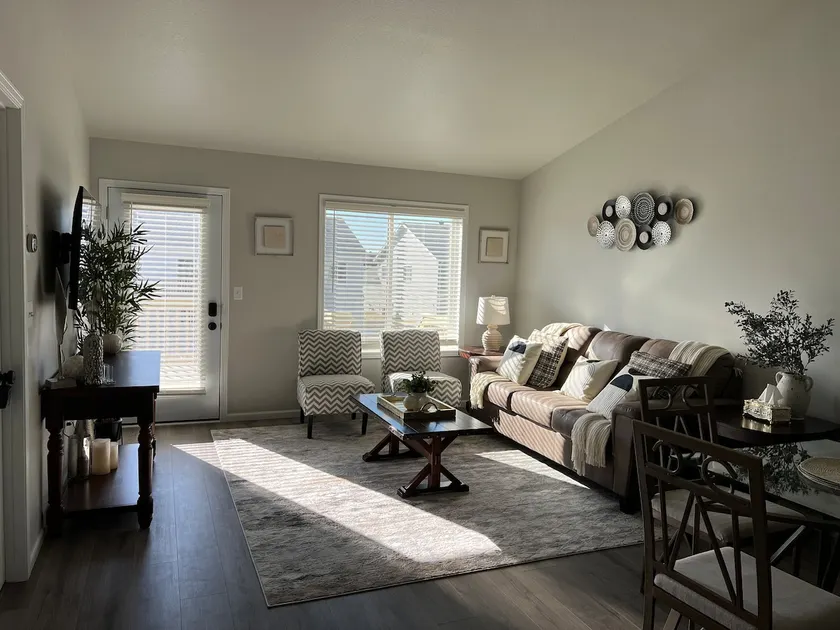 Private Spacious Family Home - Image 1