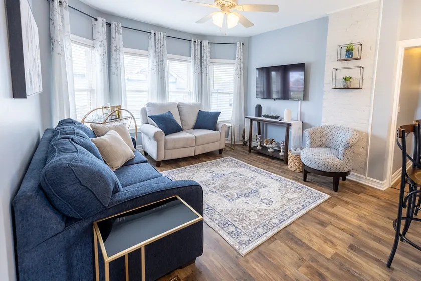 You Can’t Beat This Location! 2 Bedroom & 1 Bath. - Image 1