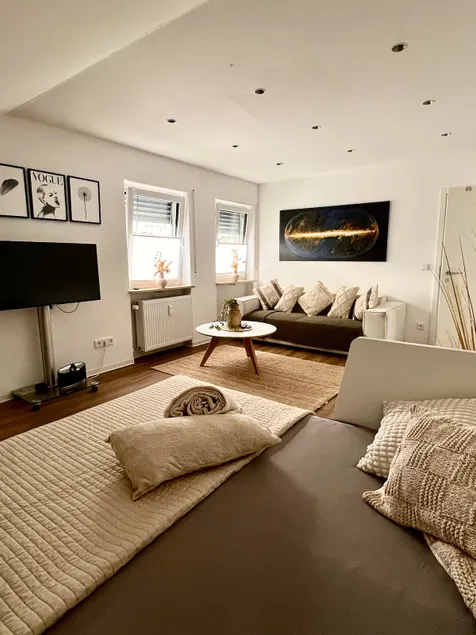 Stylish home for quiet guests with high standards - Image 1