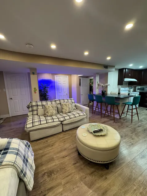 Cozy Private Basement Studio w/ Kitchen, & Parking - Image 1