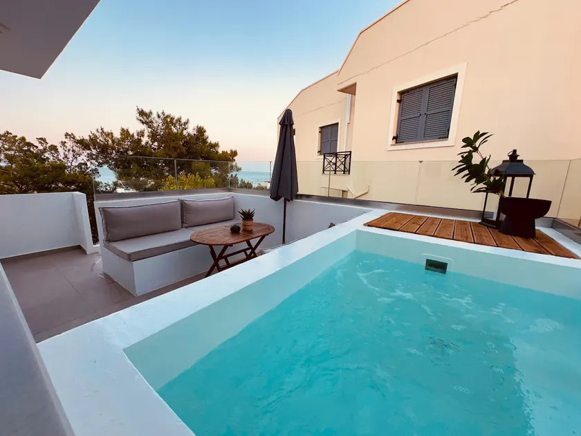 Theros Luxury Apartment - Image 1