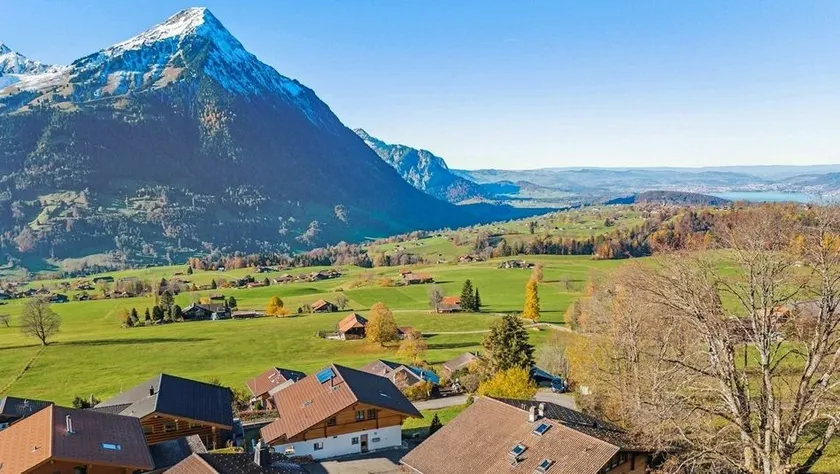 Alpine Garden Retreat | Panoramic Mountain Views - Image 1