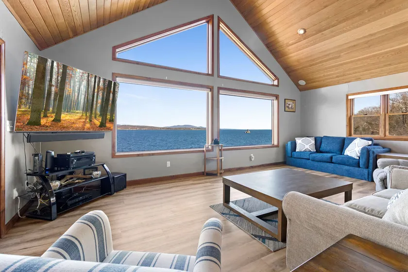 Lookout on Waters Edge with sweeping ocean views - Image 1