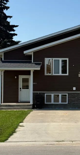Slavelake Guesthouse 4 (basement suite/2 bedrooms) - Image 1