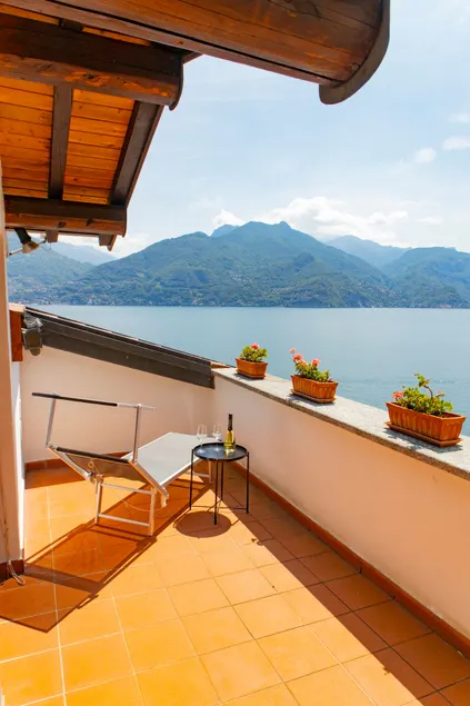 Aqua Lake Como - Image 1