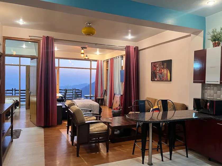 Hillspeak Shimla | Pine view Boutique Apartment - Image 1