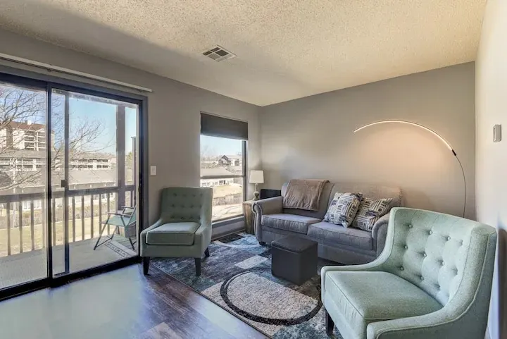 Clean Condo in gated Pointe Royale Golf Resort - Image 1