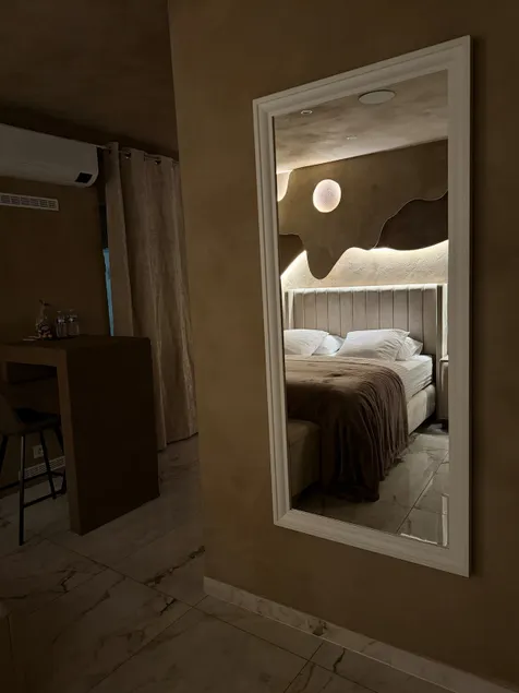 Private serenity suite with spa - Image 1