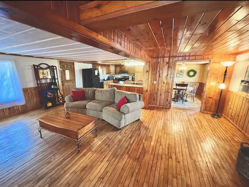 Knotty Pine Northwoods Retreat - Image 1