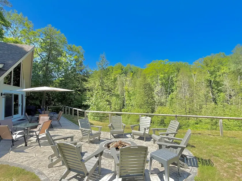 Secluded Betsie River Cabin 3bd+2ba+Loft by Crystal Mtn,8acres,Porch,Fireplace! - Image 1