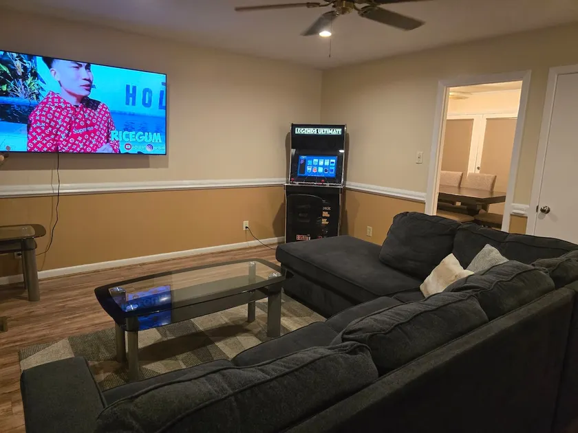 Little More Oasis 4-BR / 2-BA - Image 1