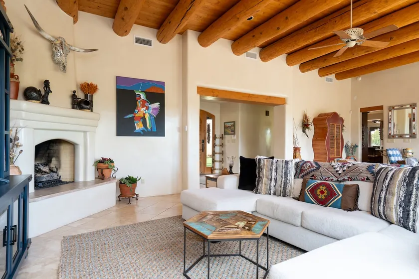 Casa del Oso – Hot Tub & Mountain Views - Image 1