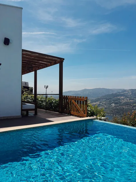 Douro Brothers | Casa Maria - heated infinity pool - Image 1