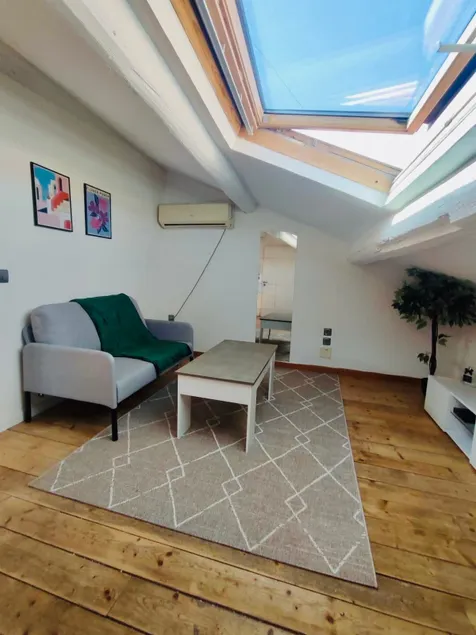 Air-conditioned Pont Vieux studio in Béziers city center - Image 1