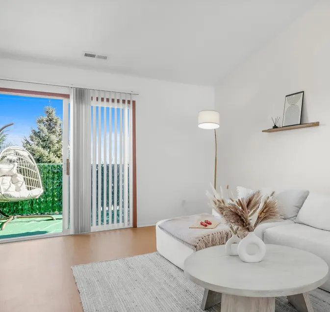 Luxury Condo | King Bed | 2BR 2BA | Great Location - Image 1
